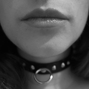 Sklavin mit Halsband